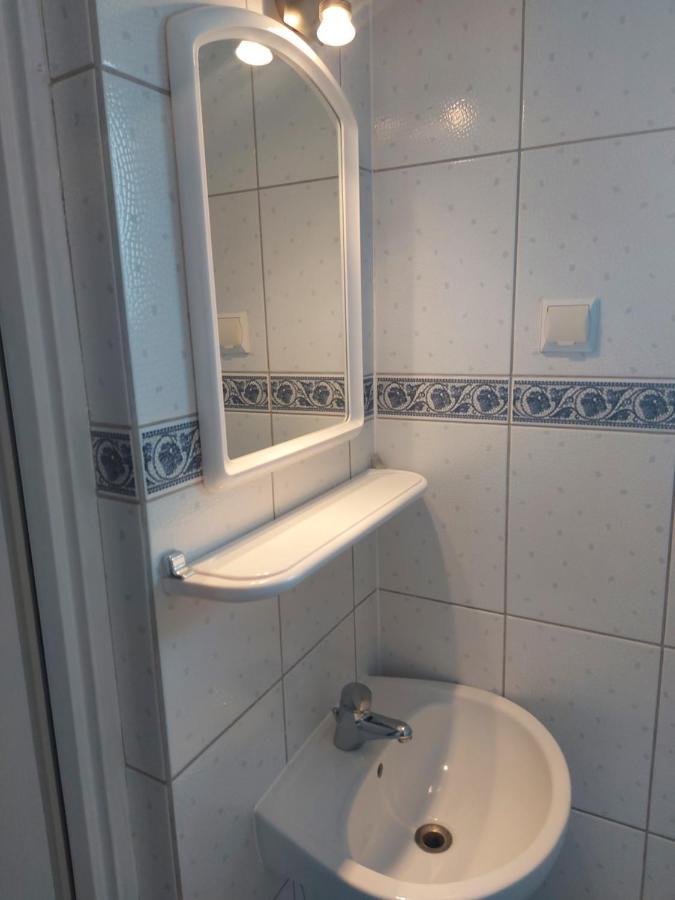 Pokoje Goscinne Tomasz Międzywodzie Extérieur photo