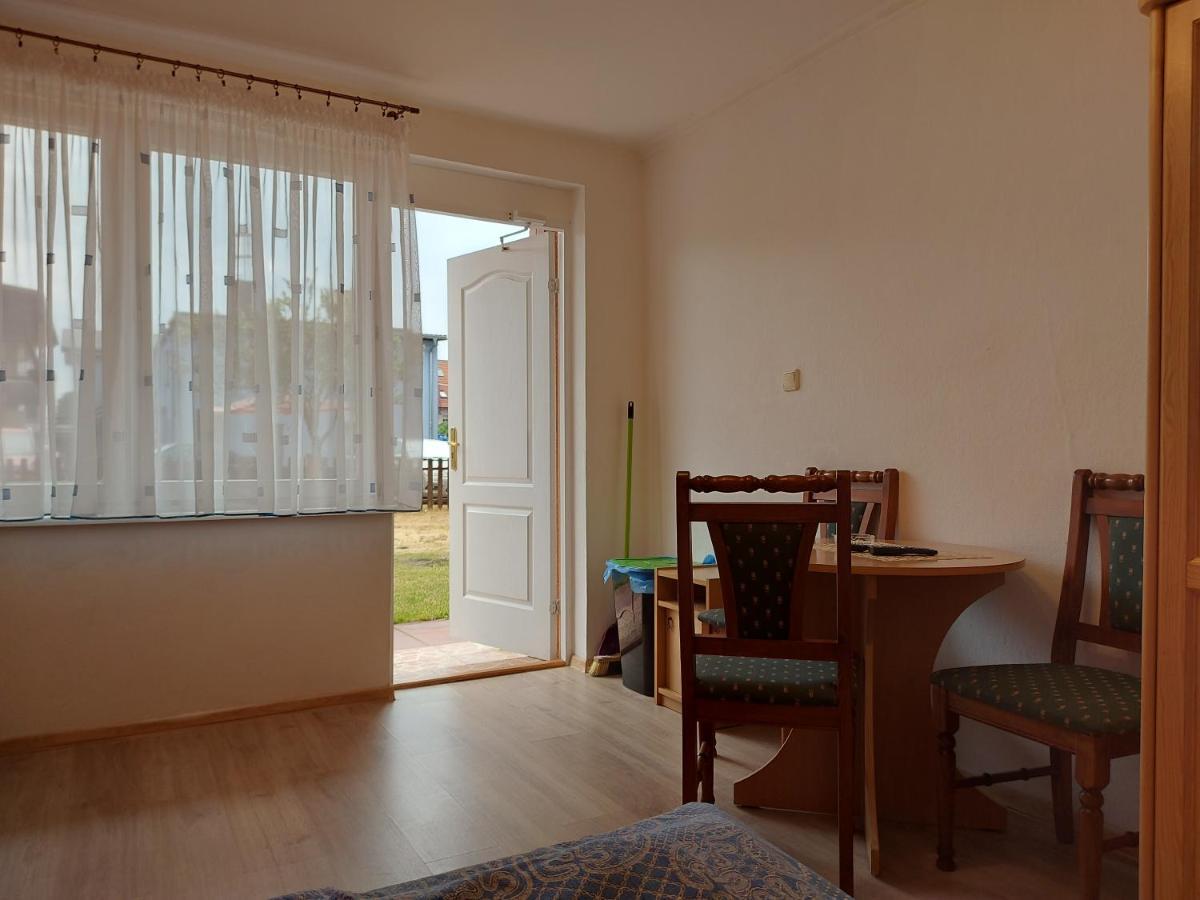 Pokoje Goscinne Tomasz Międzywodzie Extérieur photo
